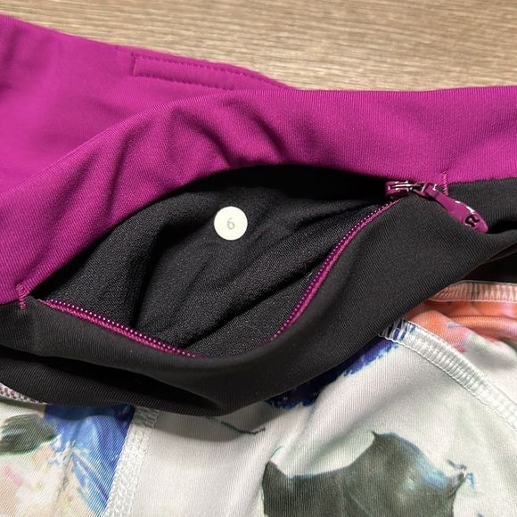 Lululemon Athletica Pink and White Leggings with Artistic Design - Picture 8 of 13
